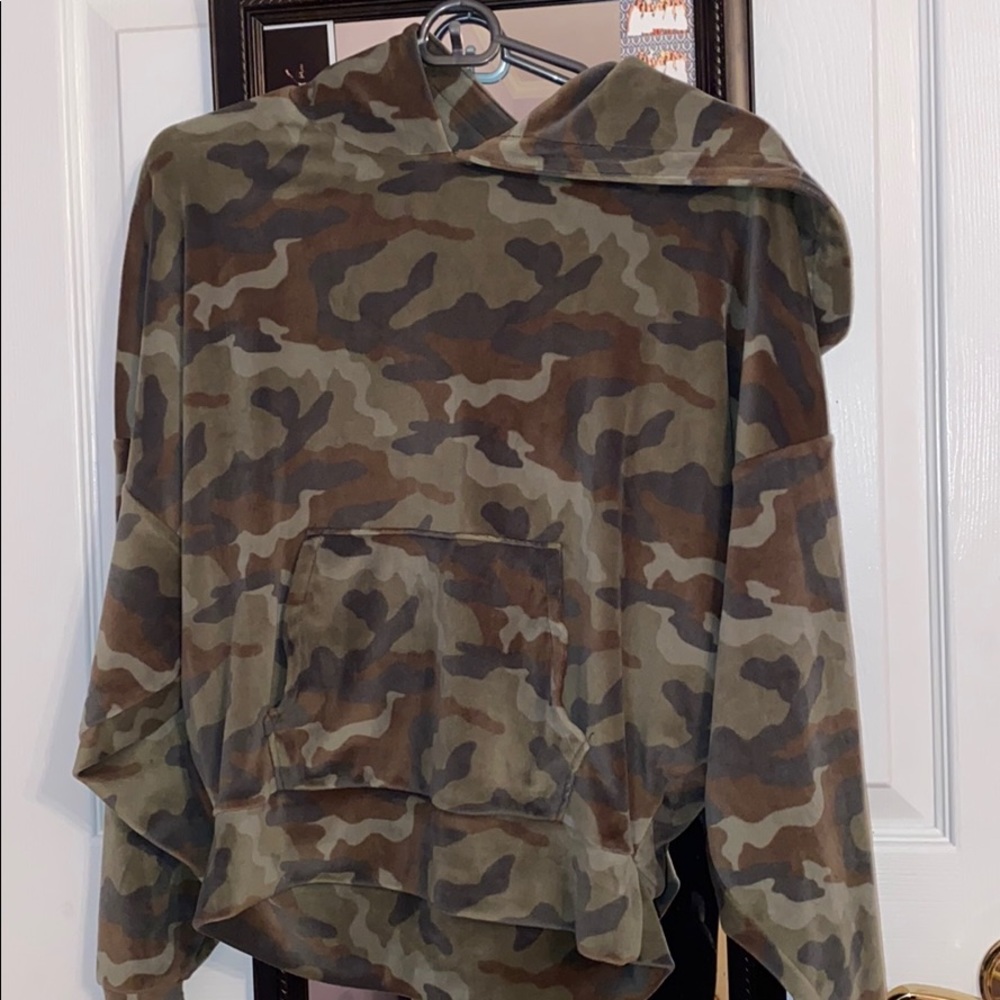 Camo sweatshirt